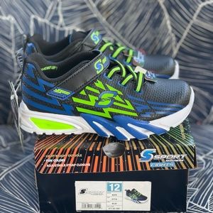 New in box s sport Skechers light up boys shoes size 12